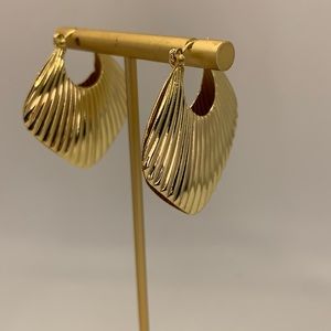 Gold Shell Earrings